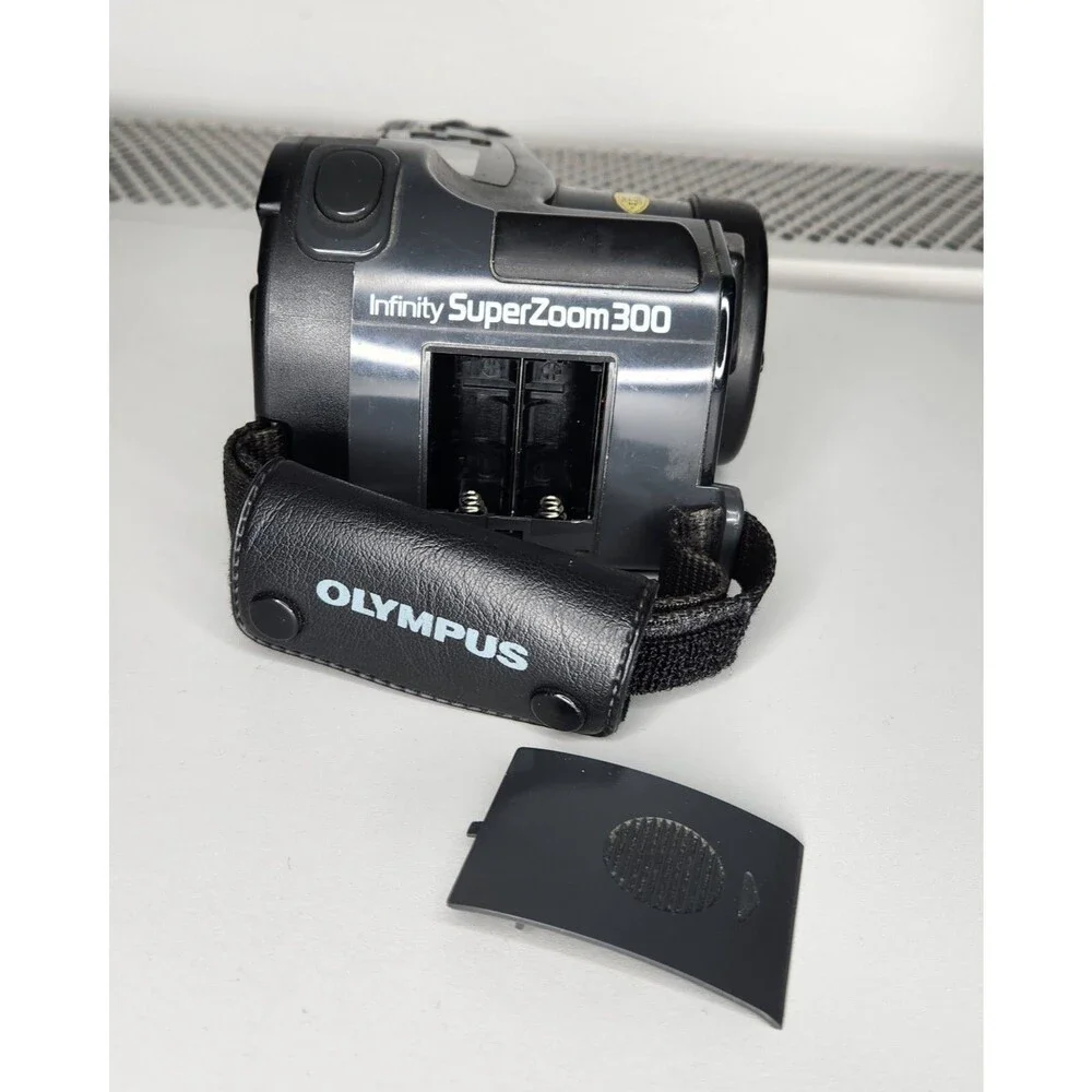 Olympus Infinity AZ-300 Super Zoom AF/MULTI MODE w/Case Tested Working!